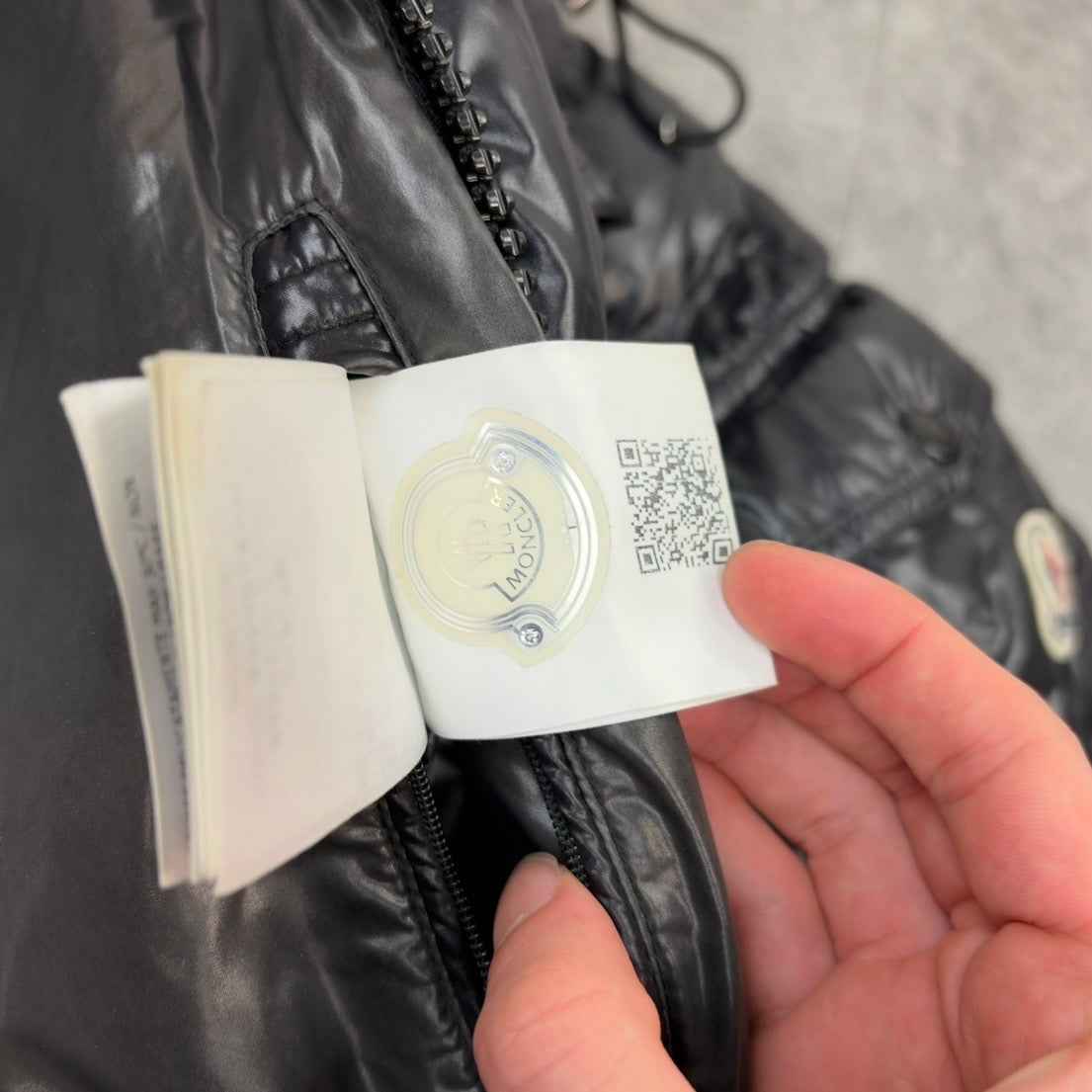 Moncler Maya Black Size 4