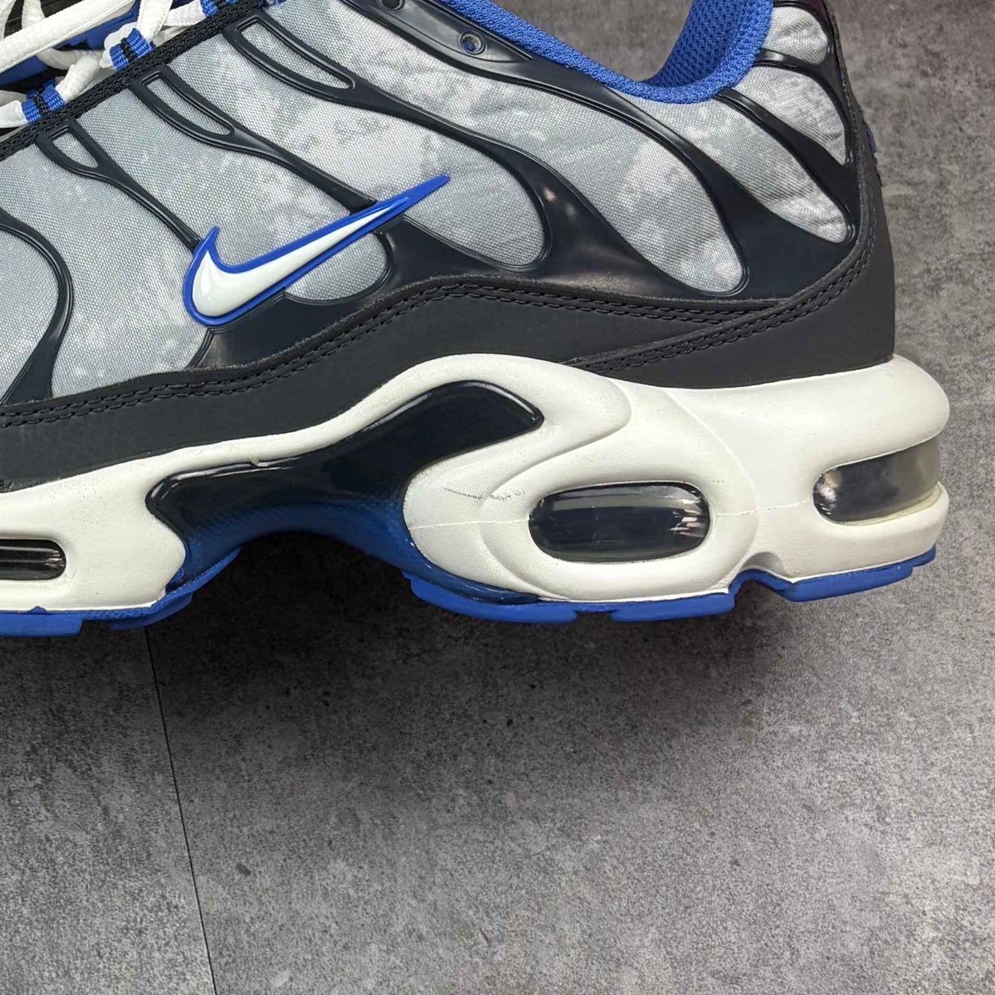 Nike Air Max TN FC Socials