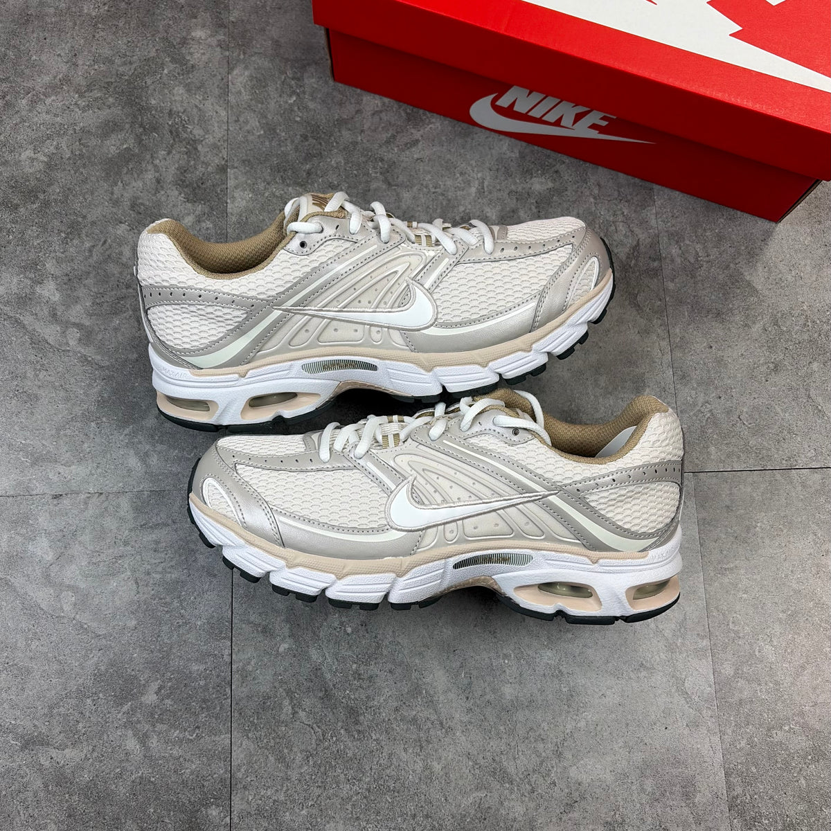 Nike Air Max Moto 2K Orewood Brown