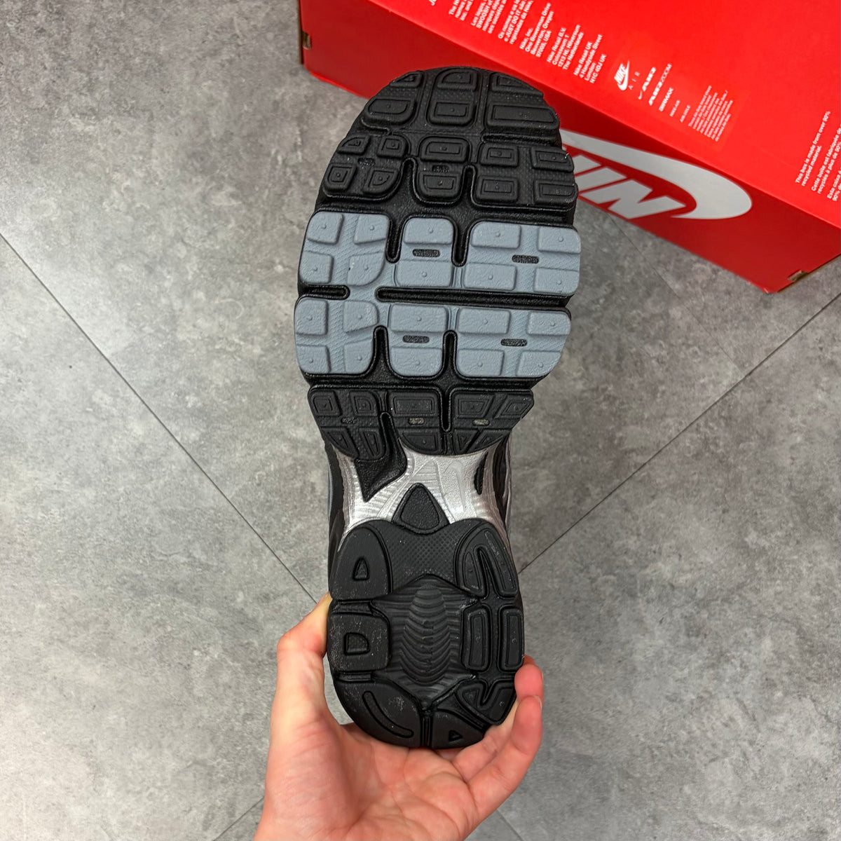 Nike Air Moto 2K Black / Grey