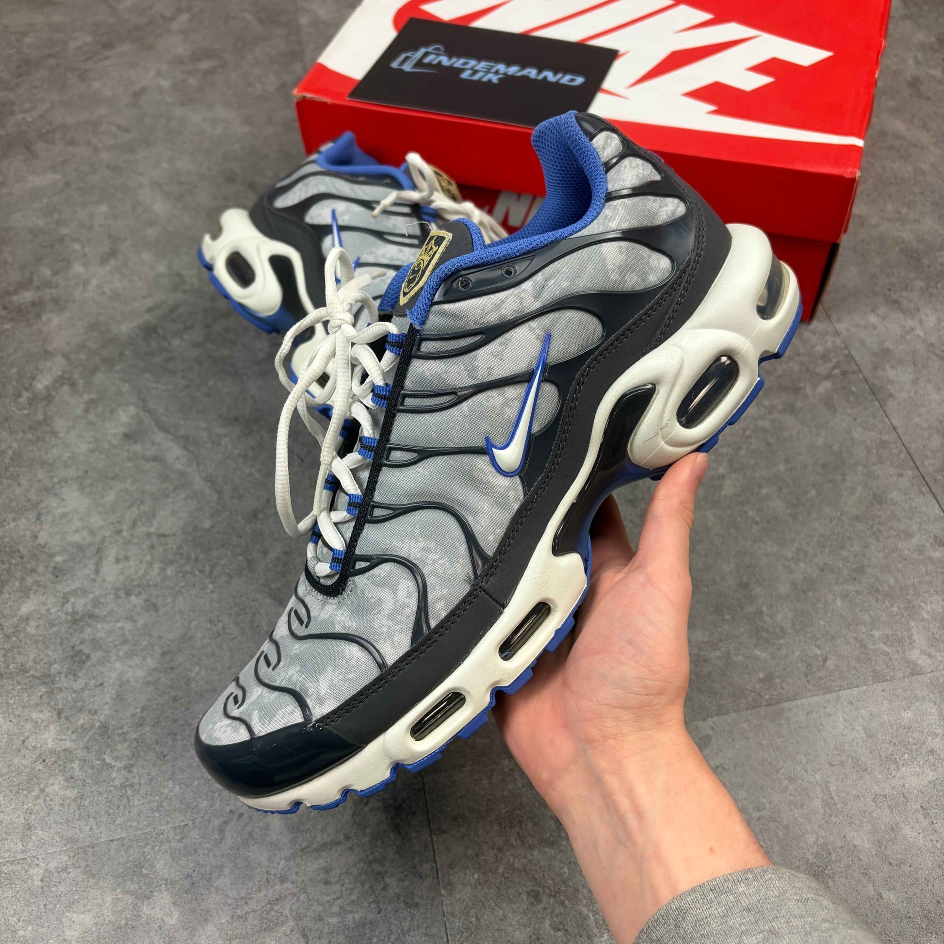 Nike Air Max TN FC Socials