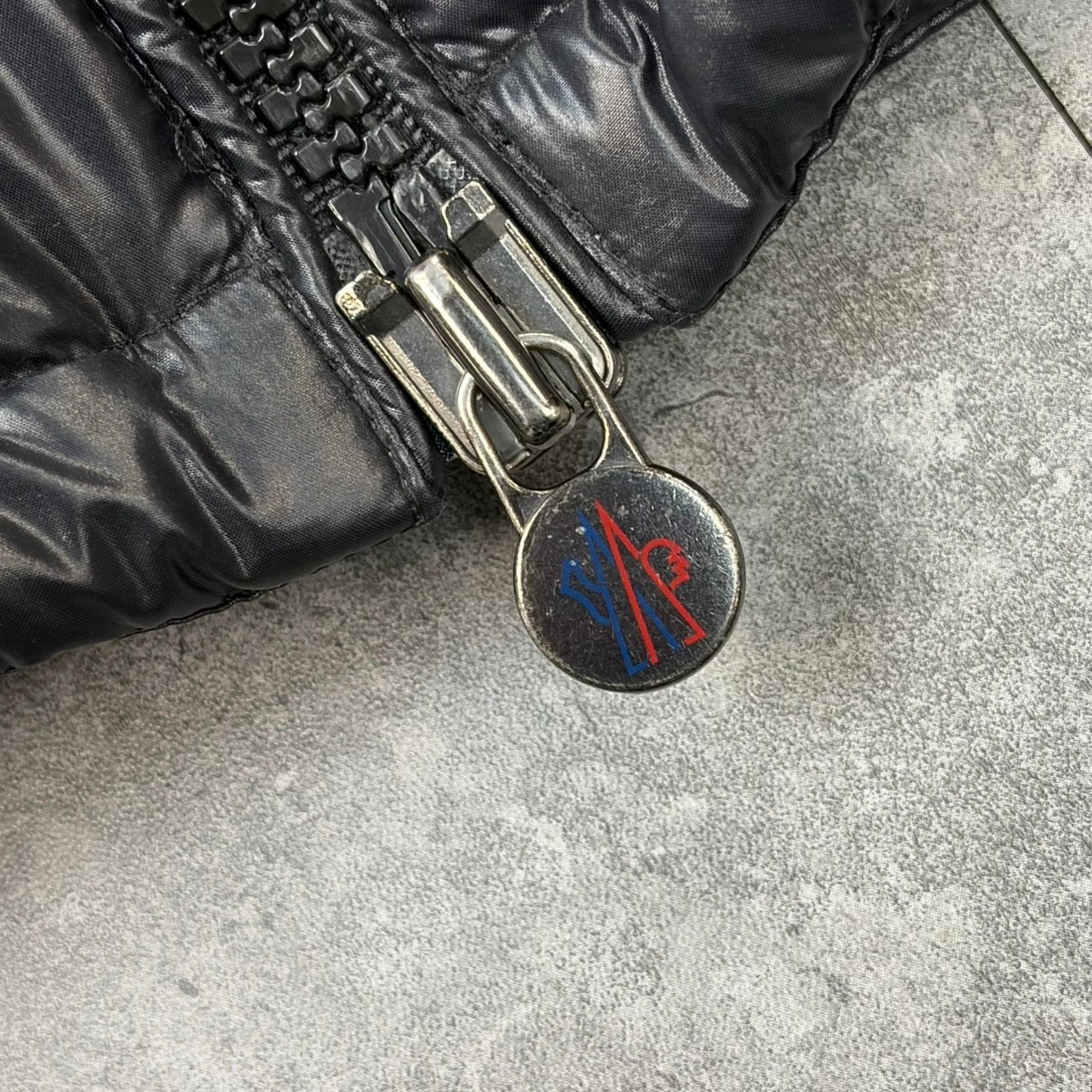 Moncler Maya Black Size 4