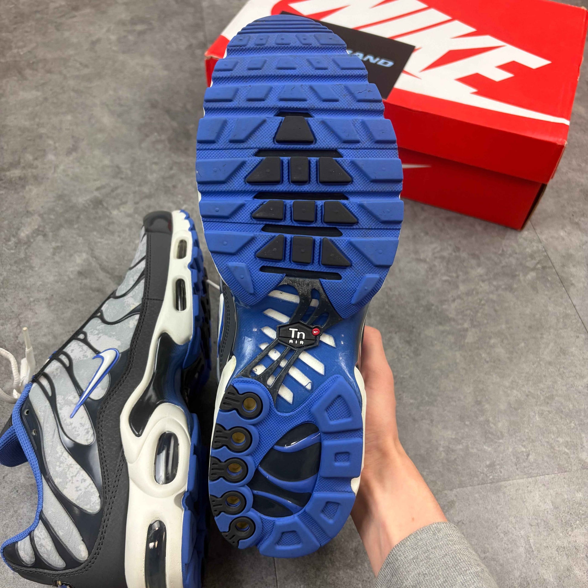 Nike Air Max TN FC Socials