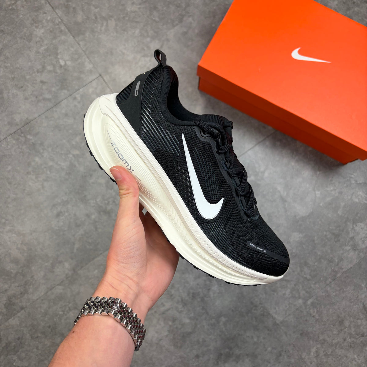 Nike Vomero 18 Women’s Black / White