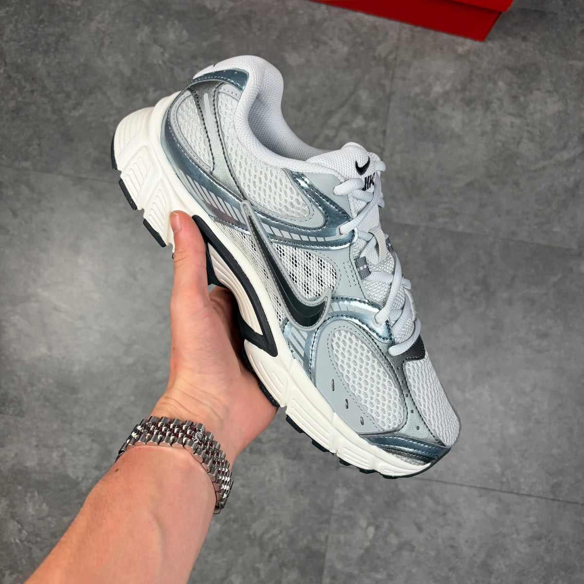 Nike V5 RNR Photon Dust Smoke Grey