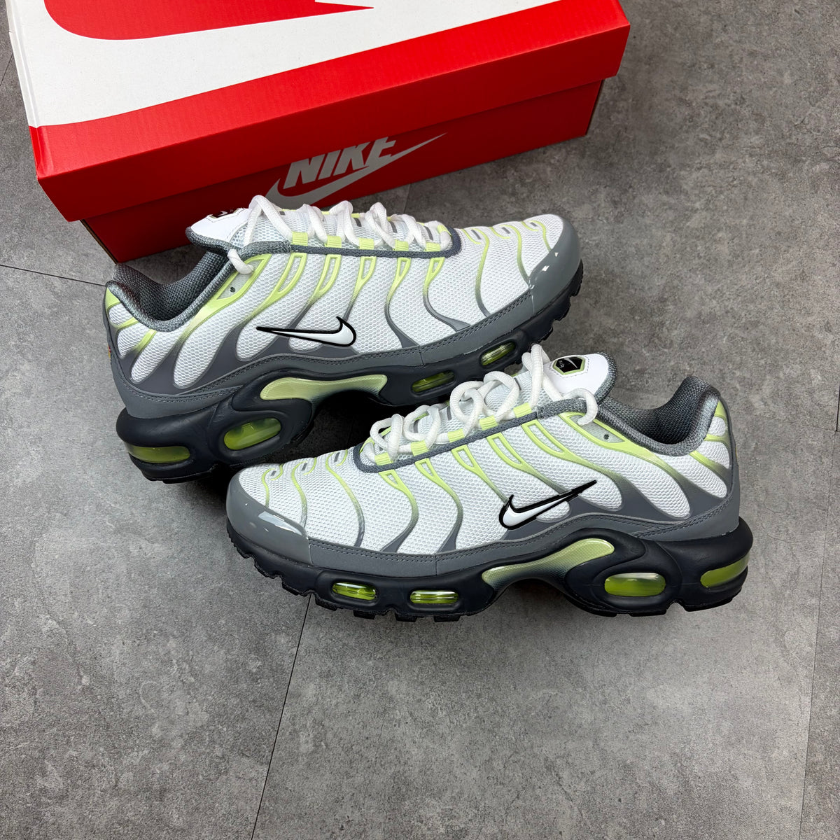 Nike Air Max TN Cool Grey Lime