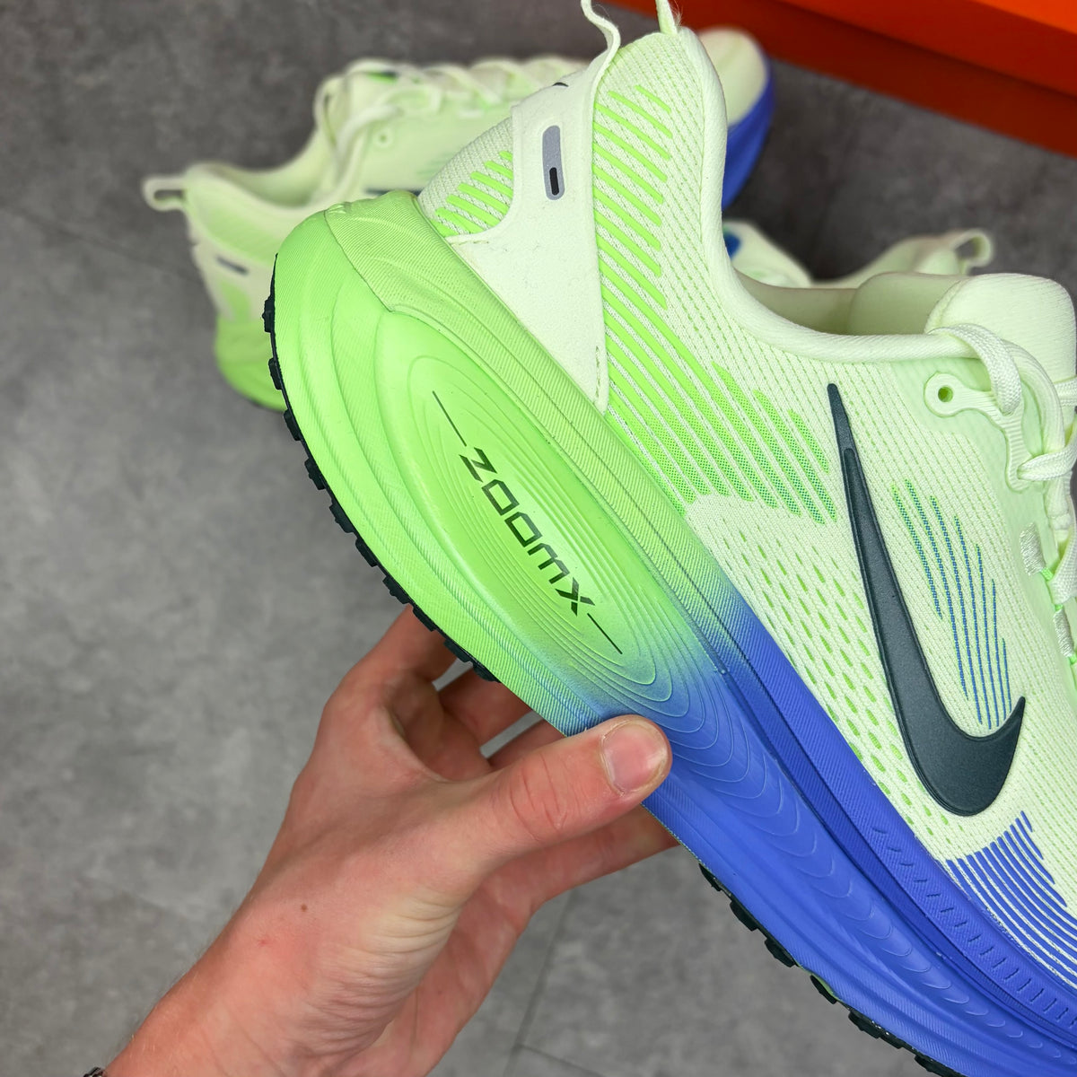 Nike Vomero 18 Green / Blue