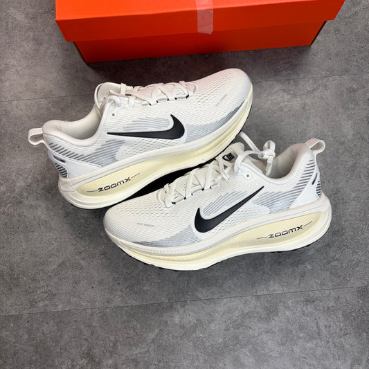 Nike Vomero 18 Coconut Milk